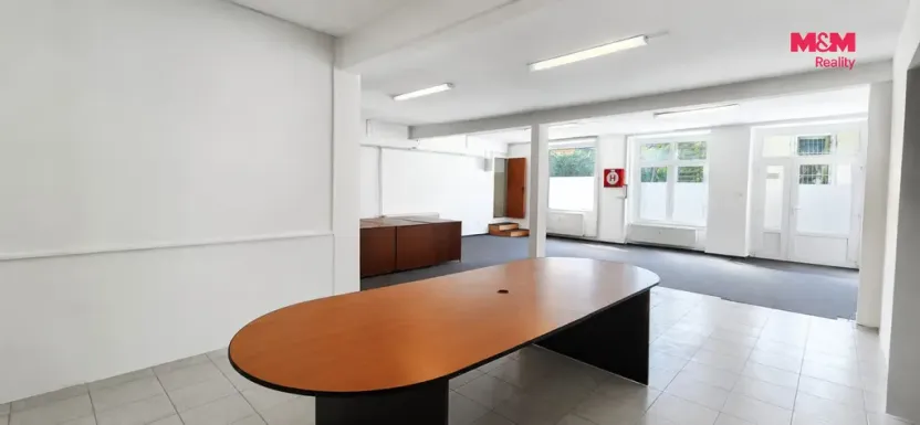 Pronájem obchodního prostoru, Pardubice - Zelené Předměstí, 17. listopadu, 140 m2