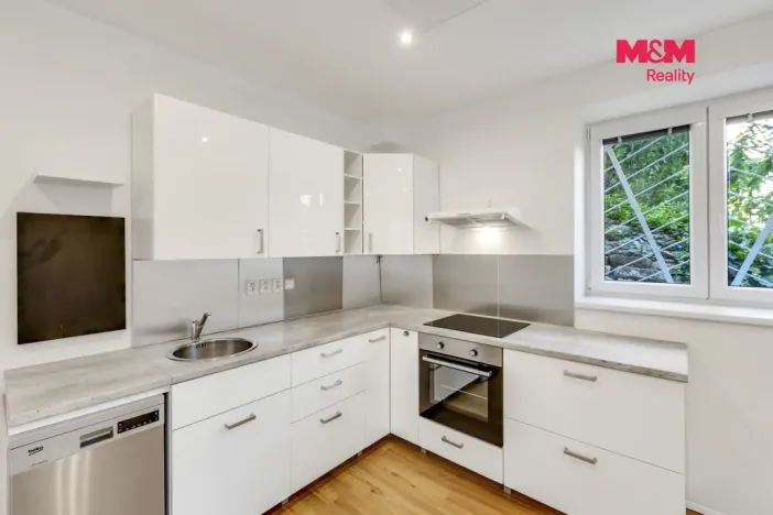 Prodej bytu 1+kk, Praha - Košíře, V břízkách, 38 m2