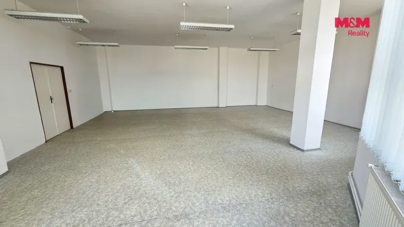 Pronájem kanceláře, Krnov - Pod Cvilínem, Chářovská, 348 m2