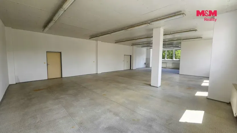Pronájem kanceláře, Krnov - Pod Cvilínem, Chářovská, 348 m2