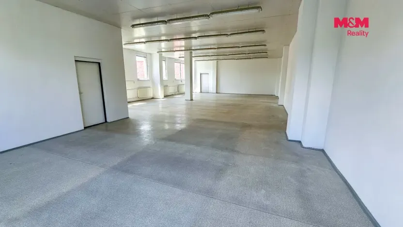 Pronájem kanceláře, Krnov - Pod Cvilínem, Chářovská, 348 m2