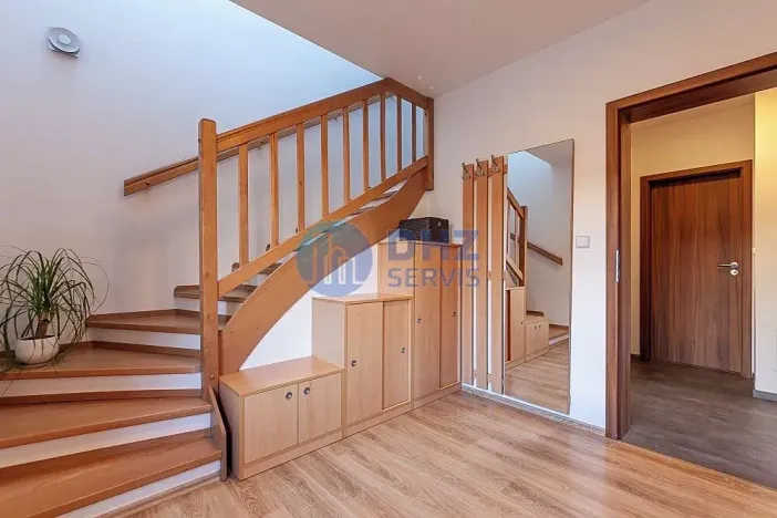 Prodej bytu 4+kk, Vysoký Újezd, U Vršku, 98 m2