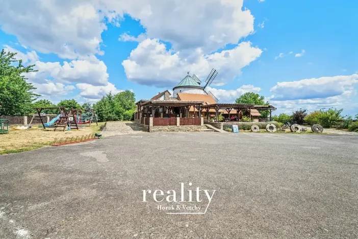 Prodej restaurace, Lesná, 450 m2