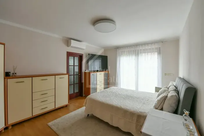 Pronájem rodinného domu, Praha - Čimice, Na průhonu, 310 m2