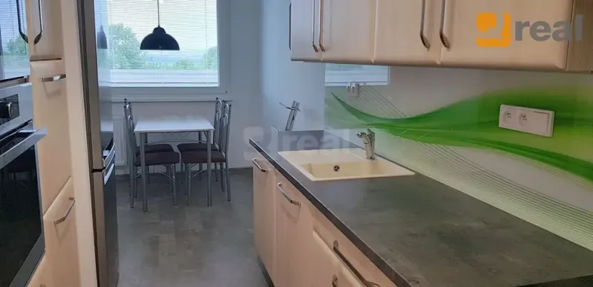 Pronájem bytu 3+1, Praha - Petrovice, Rezlerova, 73 m2