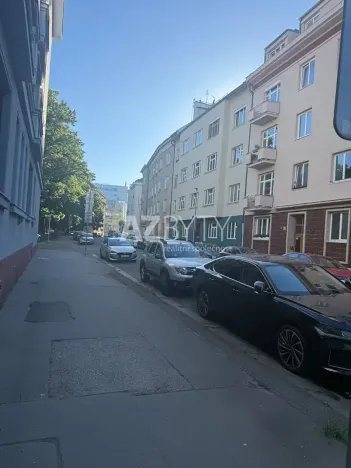 Prodej bytu 2+kk, Praha - Bubeneč, Lotyšská, 38 m2