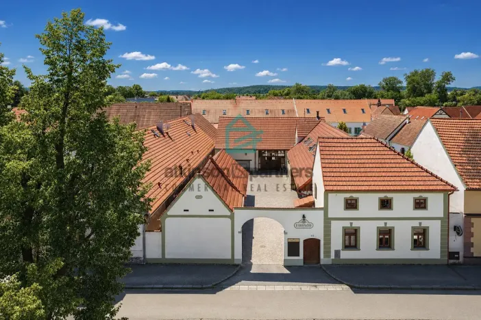 Prodej chaty, České Budějovice - České Budějovice 7, nám. Bratří Čapků, 450 m2