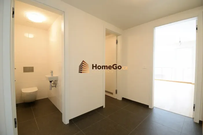 Pronájem bytu 2+kk, Praha - Modřany, Komořanská, 65 m2