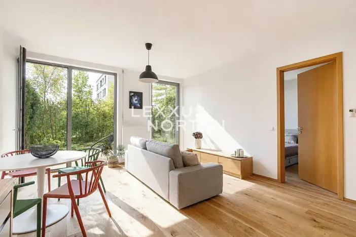 Pronájem bytu 2+kk, Praha - Prosek, Valečovská, 56 m2
