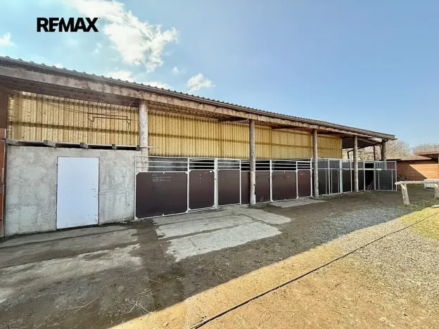 Prodej zemědělského objektu, Spálené Poříčí, 164000 m2
