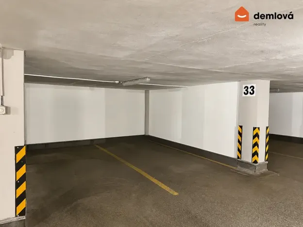 Prodej garážového stání, Ostrava, Poděbradova, 13 m2
