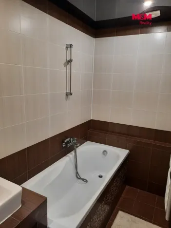 Pronájem bytu 2+1, Chomutov, Arbesova, 61 m2