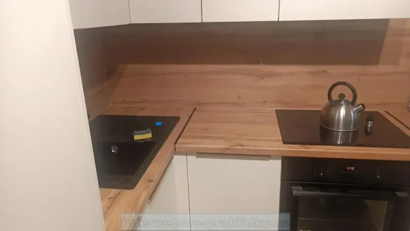 Pronájem bytu 1+kk, Praha - Vinoř, 32 m2