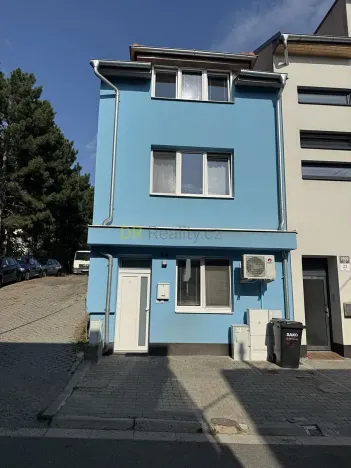 Prodej vícegeneračního domu, Brno, 164 m2