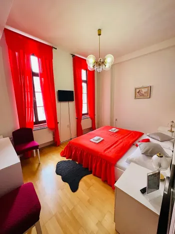 Pronájem apartmánu, Karlovy Vary, Zámecký vrch, 200 m2