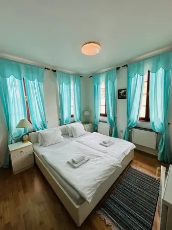 Pronájem apartmánu, Karlovy Vary, Zámecký vrch, 200 m2