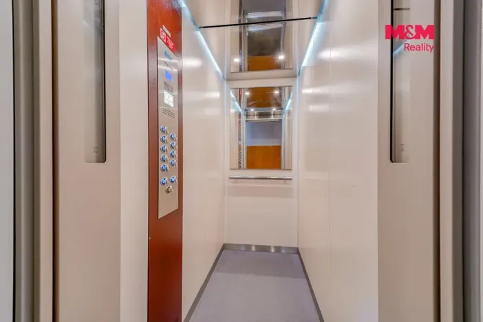 Pronájem bytu 1+1, Plzeň - Severní Předměstí, Elišky Krásnohorské, 32 m2