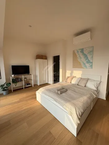 Pronájem bytu 1+kk, Praha - Holešovice, V háji, 36 m2