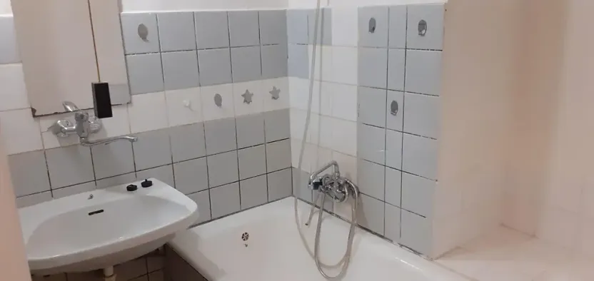 Pronájem bytu 1+kk, Praha - Karlín, 39 m2