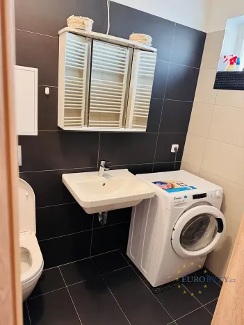 Pronájem bytu 1+kk, Praha - Modřany, Mezi vodami, 37 m2