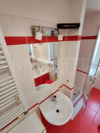 Prodej bytu 3+1, Ostrov, Hlavní třída, 76 m2