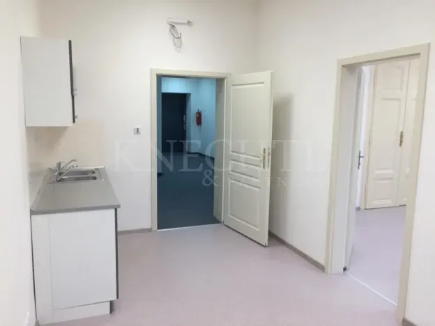 Pronájem kanceláře, Ostrov, Staré nám., 41 m2