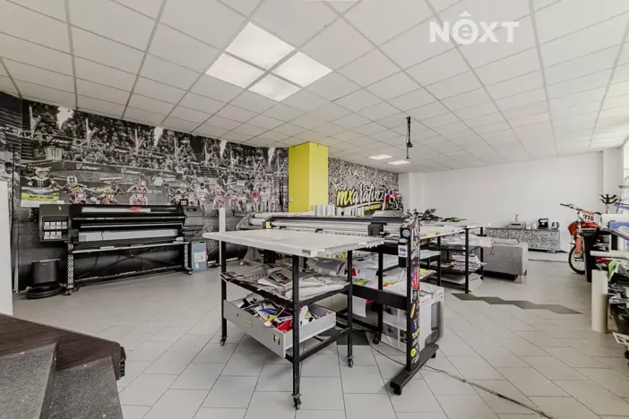 Pronájem obchodního prostoru, Karviná, tř. Těreškovové, 142 m2