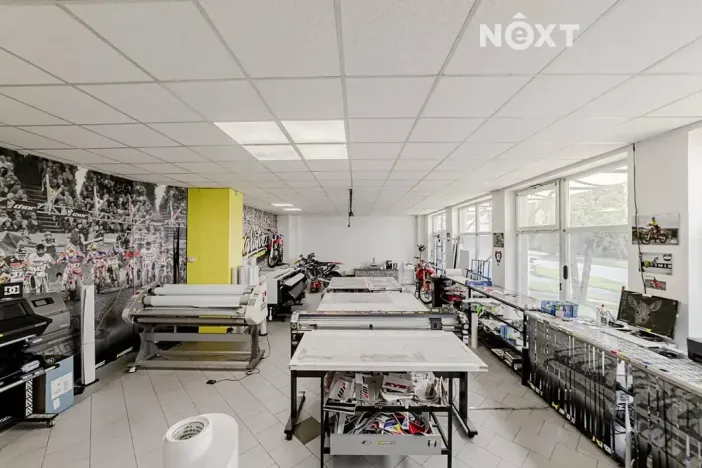 Pronájem obchodního prostoru, Karviná, tř. Těreškovové, 142 m2