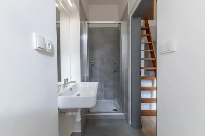 Pronájem bytu 1+kk, Praha - Holešovice, Na Maninách, 27 m2
