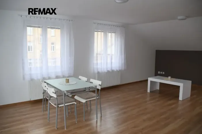 Pronájem bytu 2+kk, Plzeň, Resslova, 78 m2