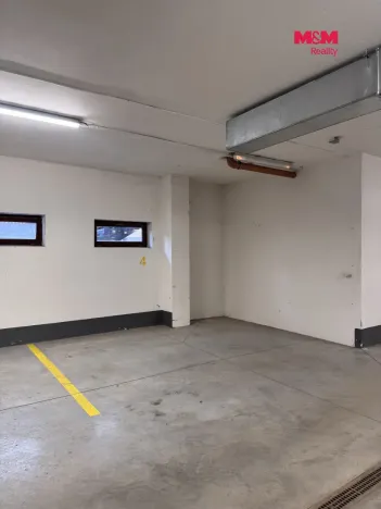 Prodej garážového stání, Špindlerův Mlýn, 12 m2