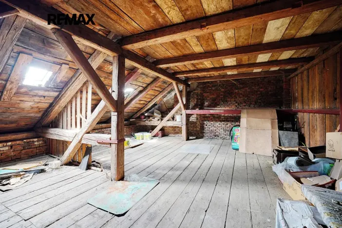 Prodej vícegeneračního domu, Úterý, 677 m2