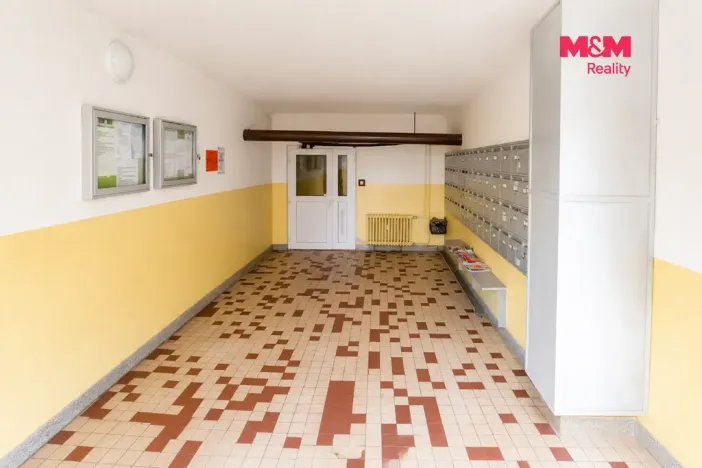 Pronájem bytu 1+1, Chomutov, Holešická, 36 m2