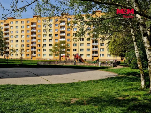 Pronájem bytu 1+1, Chomutov, Holešická, 36 m2