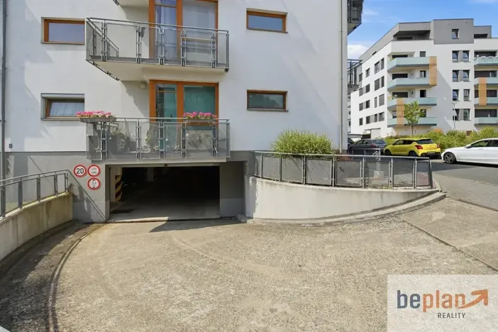 Pronájem bytu 2+kk, Praha - Malešice, Univerzitní, 63 m2