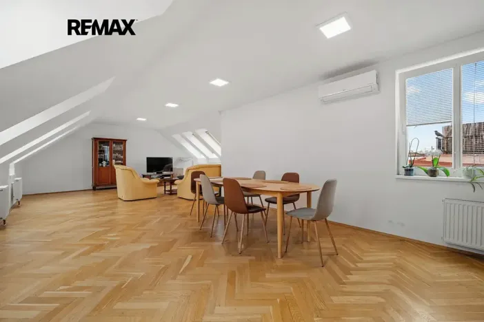 Prodej bytu 3+1, Praha - Nové Město, Lípová, 155 m2