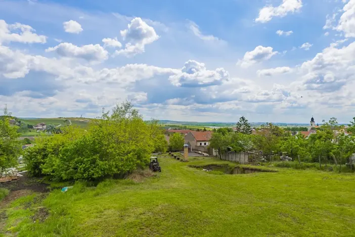 Prodej pozemku pro bydlení, Velké Pavlovice, Trávníky, 1840 m2