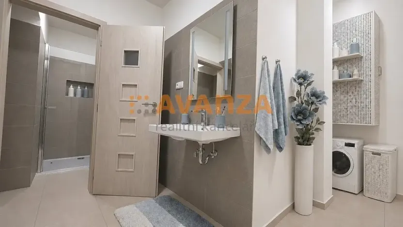 Prodej bytu 2+kk, Děčín, Divišova, 75 m2