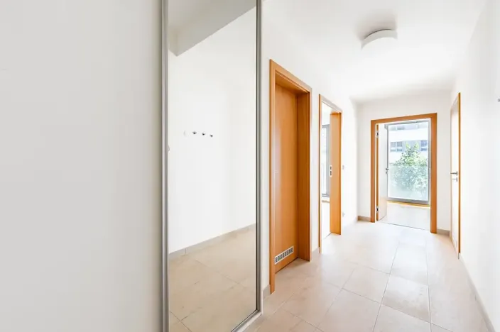 Pronájem bytu 2+kk, Praha - Karlín, U Mlýnského kanálu, 58 m2