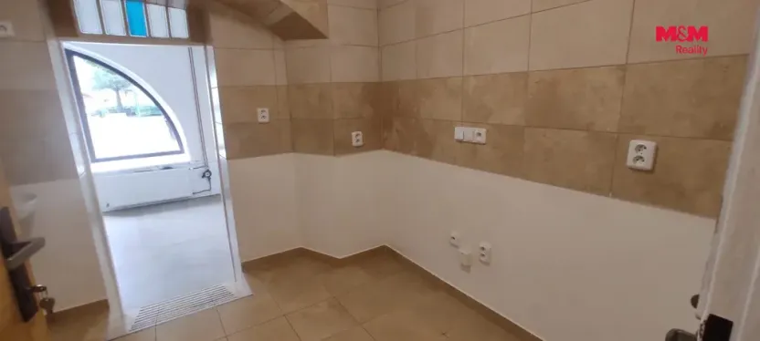 Pronájem komerční nemovitosti, Hranice - Hranice IV-Drahotuše, 29 m2