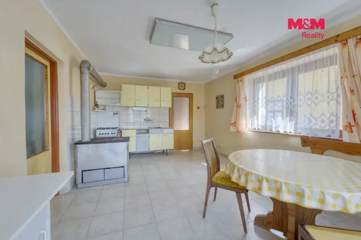 Prodej rodinného domu, Lesná, 208 m2