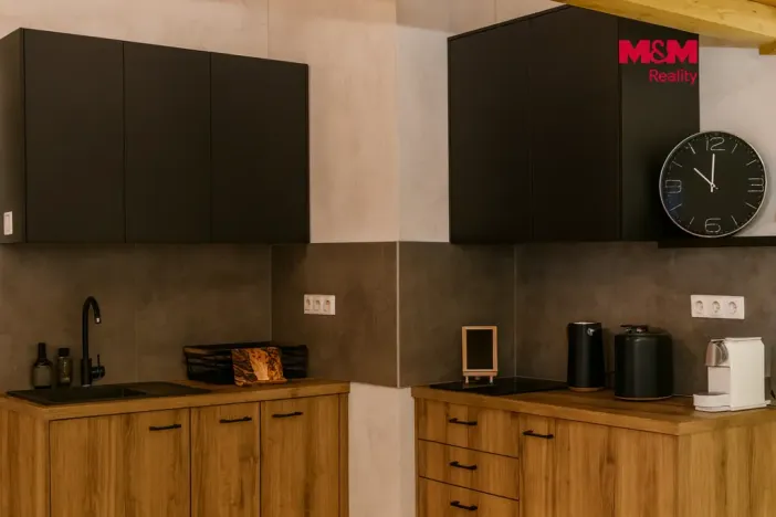 Pronájem bytu 1+kk, Praha - Vinohrady, Polská, 34 m2