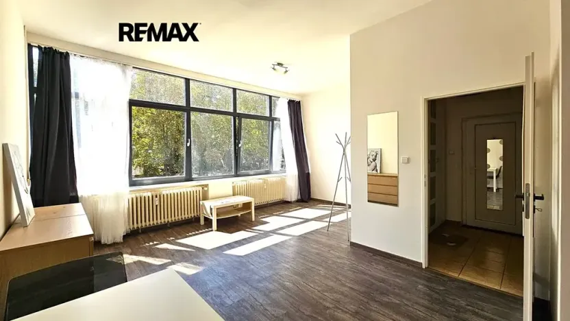 Prodej bytu 1+kk, Praha - Vršovice, Tádžická, 33 m2