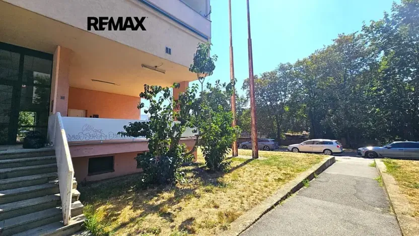 Prodej bytu 1+kk, Praha - Vršovice, Tádžická, 33 m2