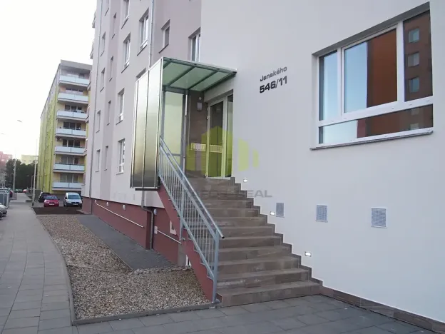 Pronájem bytu 1+kk, Olomouc, Janského, 28 m2