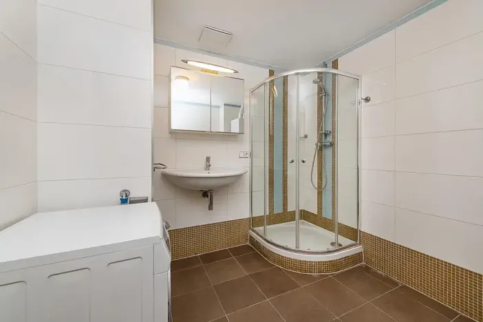 Pronájem bytu 1+kk, Praha - Vinohrady, Italská, 38 m2