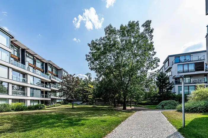 Pronájem bytu 1+kk, Praha - Vinohrady, Italská, 38 m2