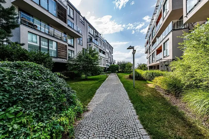 Pronájem bytu 1+kk, Praha - Vinohrady, Italská, 38 m2