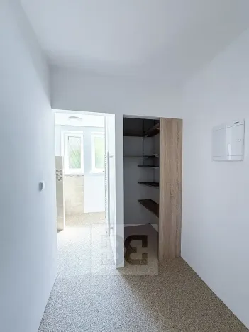 Pronájem bytu 2+1, Karlovy Vary, Šumavská, 50 m2