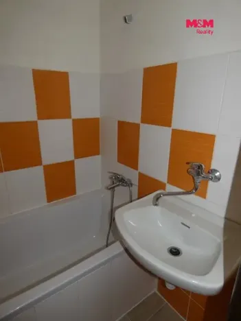 Pronájem bytu 2+1, Louny, 28. října, 56 m2